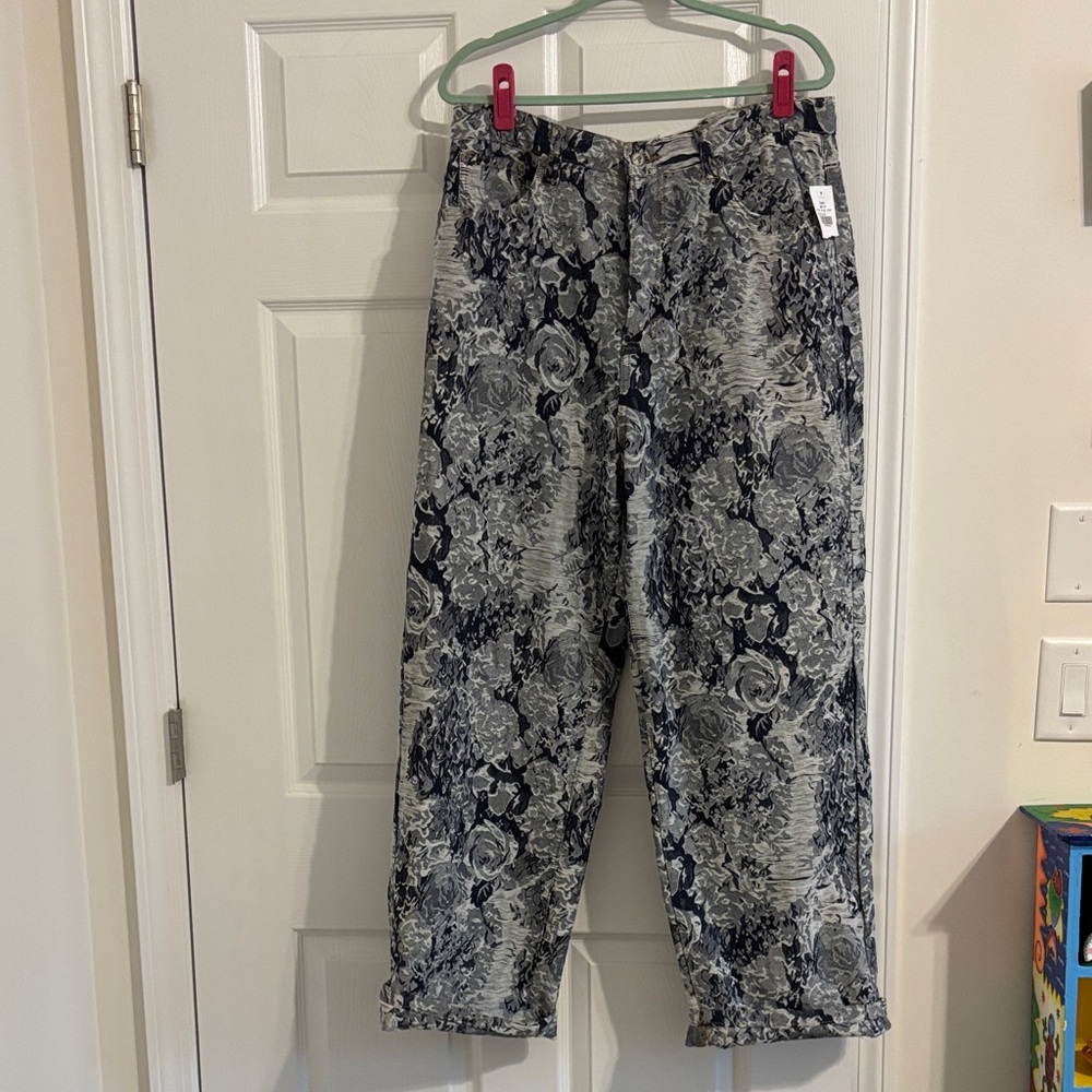 Black and White Floral Print High-Rise Pants
